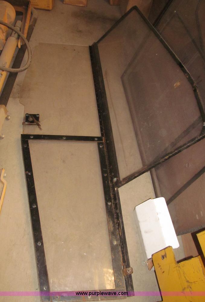 image for item F7106 1994 Massey-Ferguson 50EX Power Shuttle L MFWD tractor