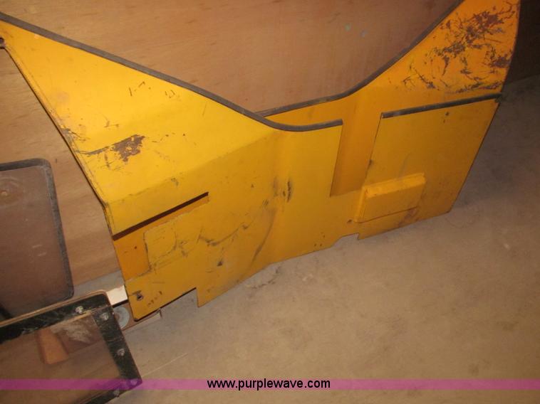 image for item F7106 1994 Massey-Ferguson 50EX Power Shuttle L MFWD tractor