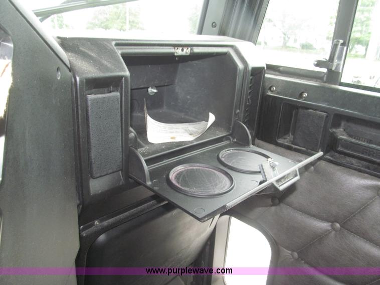 image for item F7109 2007 Freightliner FLD132 XL Classic semi truck