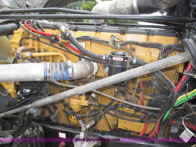 image for item F7109 2007 Freightliner FLD132 XL Classic semi truck