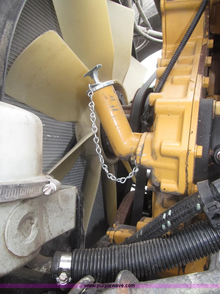 image for item F7109 2007 Freightliner FLD132 XL Classic semi truck