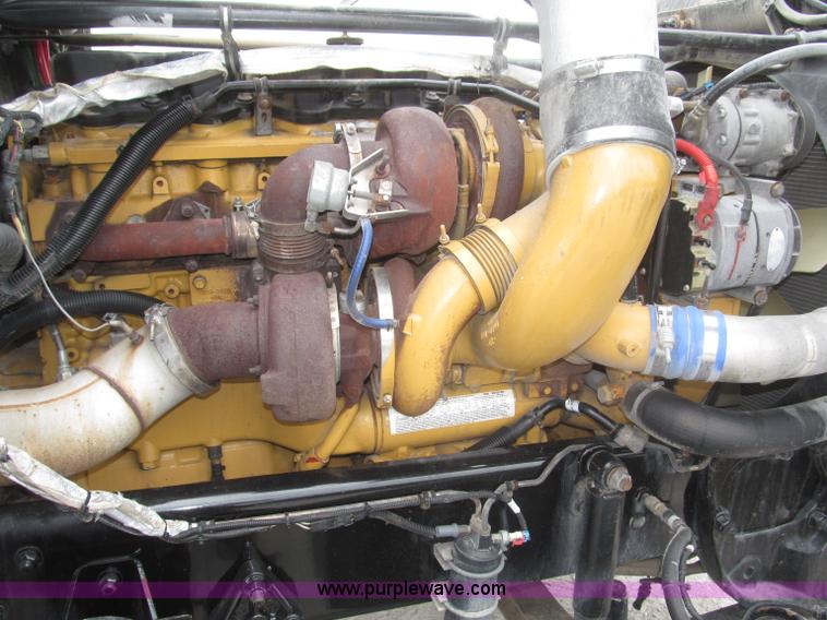 image for item F7109 2007 Freightliner FLD132 XL Classic semi truck