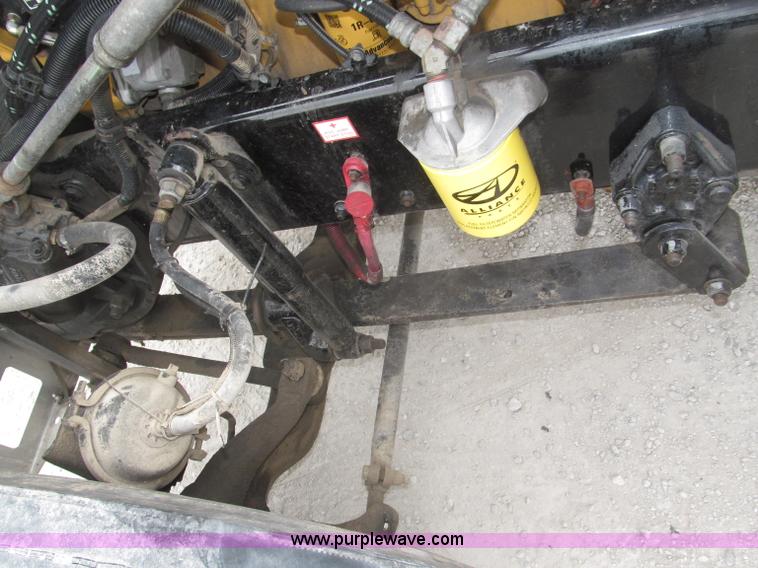 image for item F7109 2007 Freightliner FLD132 XL Classic semi truck