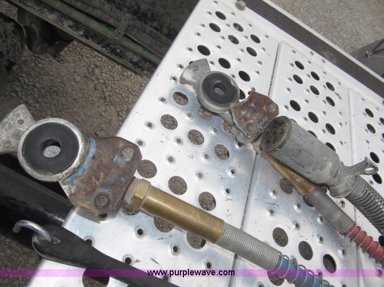 image for item F7109 2007 Freightliner FLD132 XL Classic semi truck