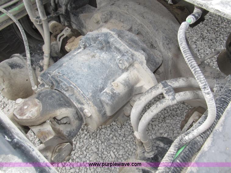 image for item F7109 2007 Freightliner FLD132 XL Classic semi truck