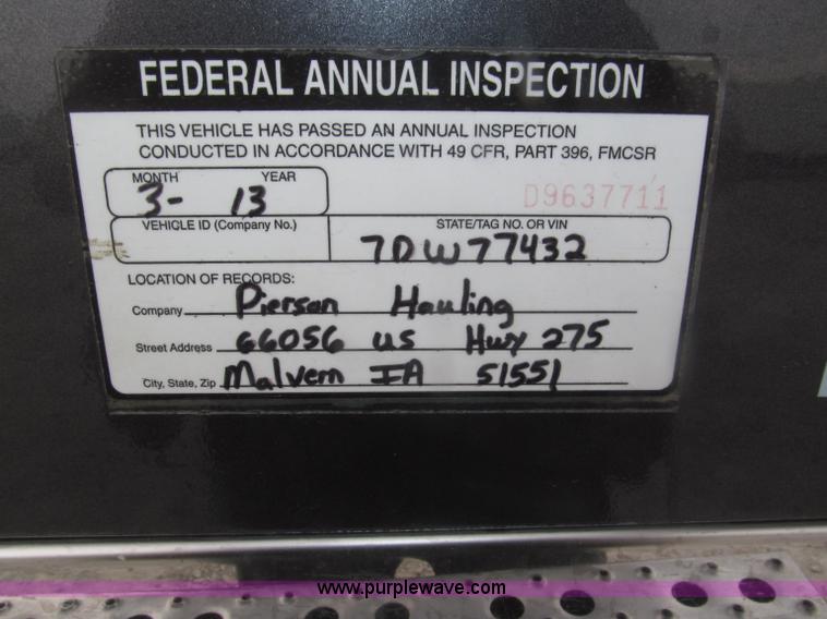 image for item F7109 2007 Freightliner FLD132 XL Classic semi truck