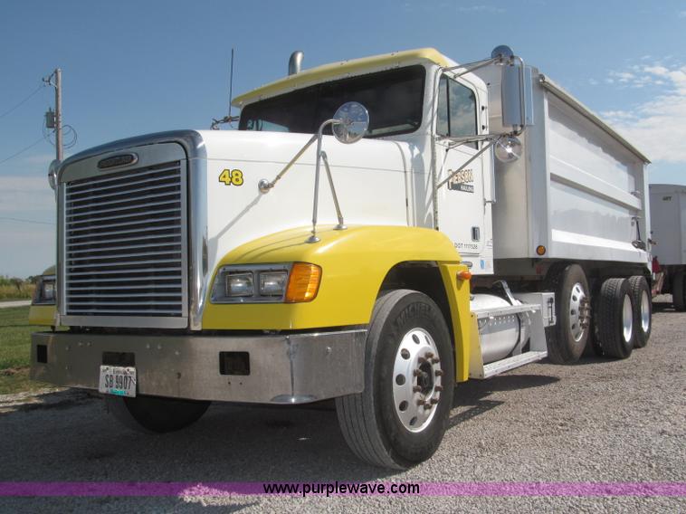 image for item F7115 2001 Freightliner FLD120 tri axle dump truck