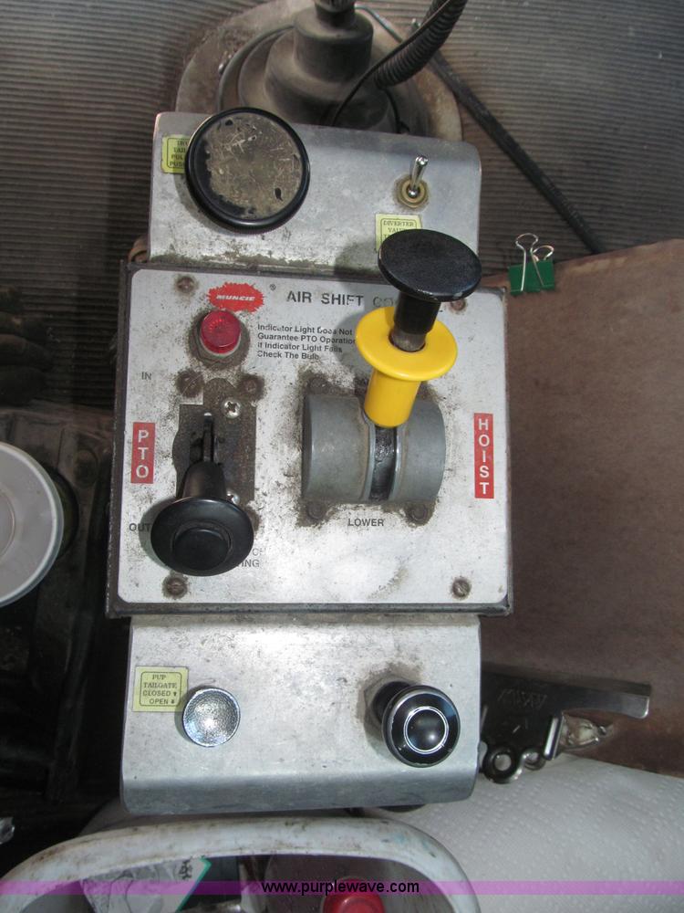 image for item F7115 2001 Freightliner FLD120 tri axle dump truck