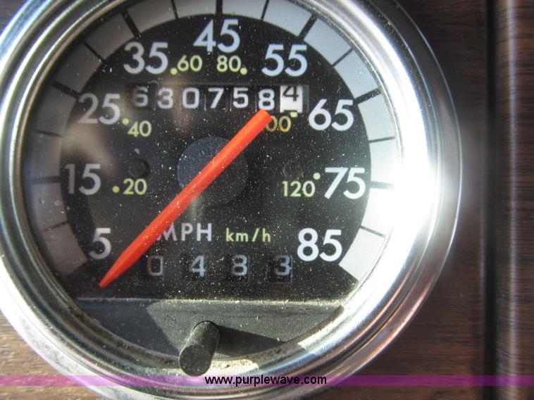 image for item F7116 2007 Freightliner FLD132 XL Classic tri axle semi truck