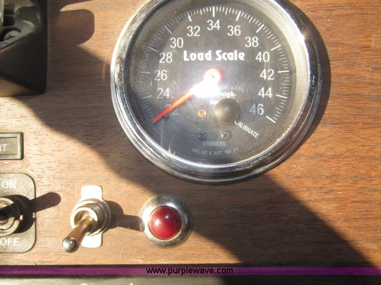 image for item F7116 2007 Freightliner FLD132 XL Classic tri axle semi truck