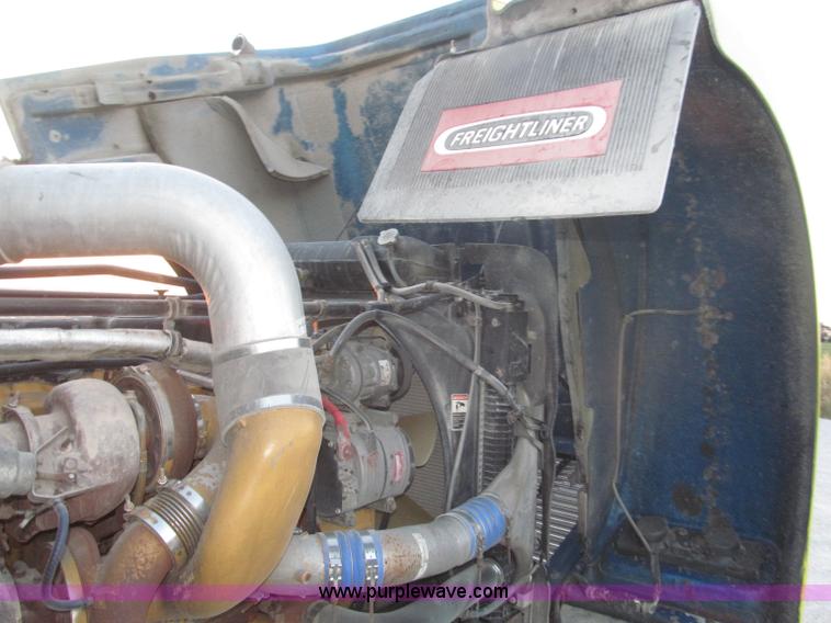 image for item F7116 2007 Freightliner FLD132 XL Classic tri axle semi truck