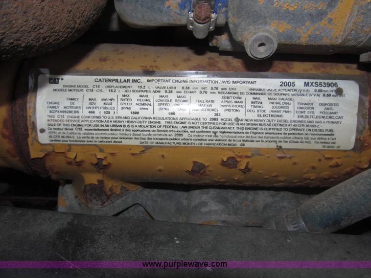 image for item F7116 2007 Freightliner FLD132 XL Classic tri axle semi truck