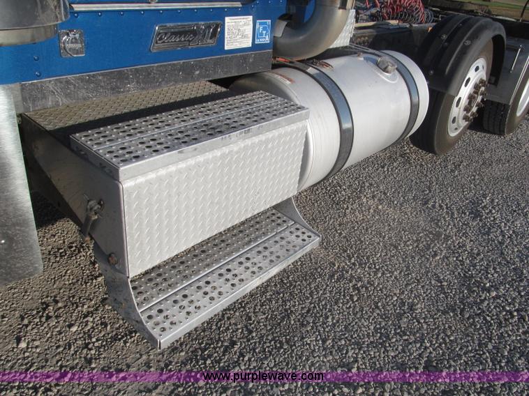 image for item F7116 2007 Freightliner FLD132 XL Classic tri axle semi truck