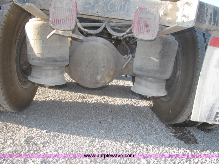 image for item F7116 2007 Freightliner FLD132 XL Classic tri axle semi truck