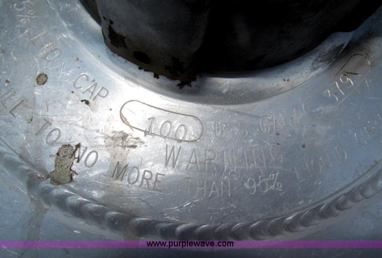 image for item F7116 2007 Freightliner FLD132 XL Classic tri axle semi truck