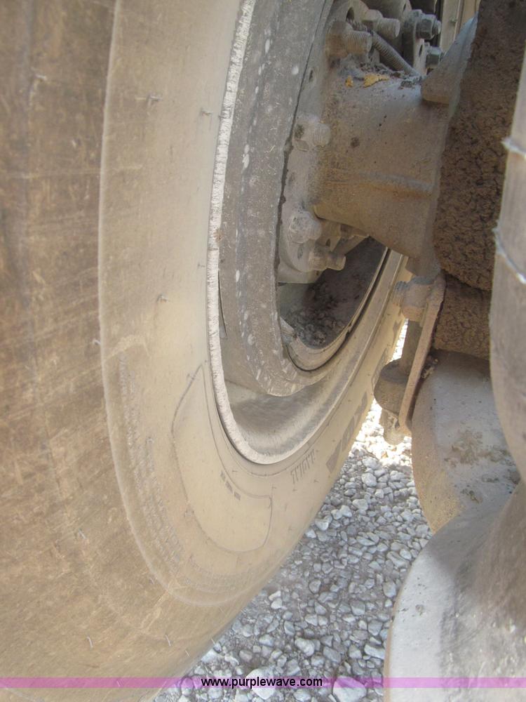 image for item F7116 2007 Freightliner FLD132 XL Classic tri axle semi truck