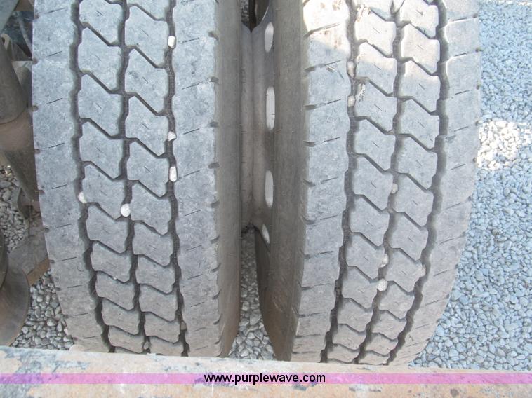 image for item F7116 2007 Freightliner FLD132 XL Classic tri axle semi truck