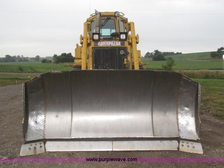 image for item F7121 1995 Caterpillar D6H LGP Series II dozer