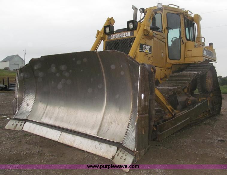image for item F7121 1995 Caterpillar D6H LGP Series II dozer