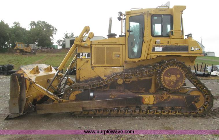 image for item F7121 1995 Caterpillar D6H LGP Series II dozer