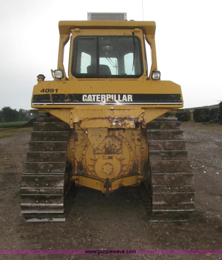 image for item F7121 1995 Caterpillar D6H LGP Series II dozer