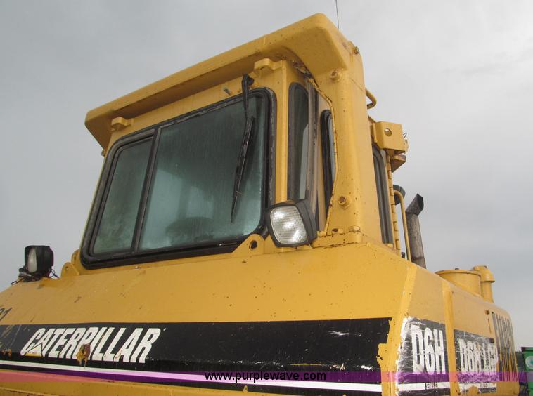 image for item F7121 1995 Caterpillar D6H LGP Series II dozer