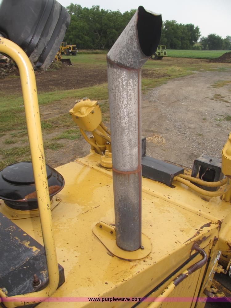 image for item F7121 1995 Caterpillar D6H LGP Series II dozer
