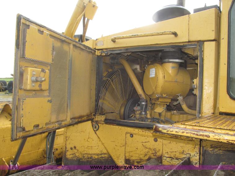 image for item F7121 1995 Caterpillar D6H LGP Series II dozer