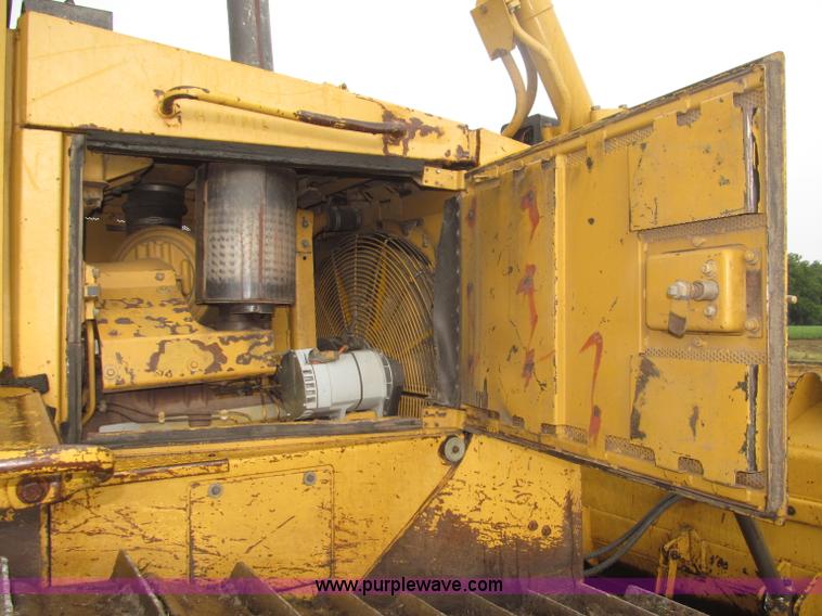 image for item F7121 1995 Caterpillar D6H LGP Series II dozer