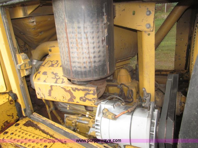 image for item F7121 1995 Caterpillar D6H LGP Series II dozer