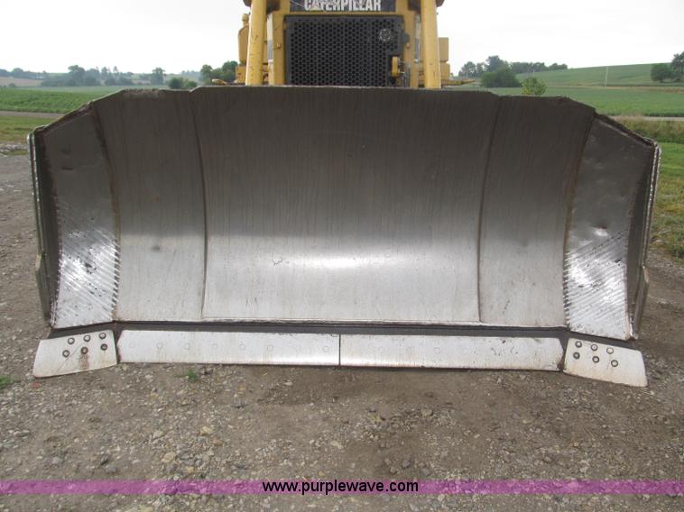 image for item F7121 1995 Caterpillar D6H LGP Series II dozer