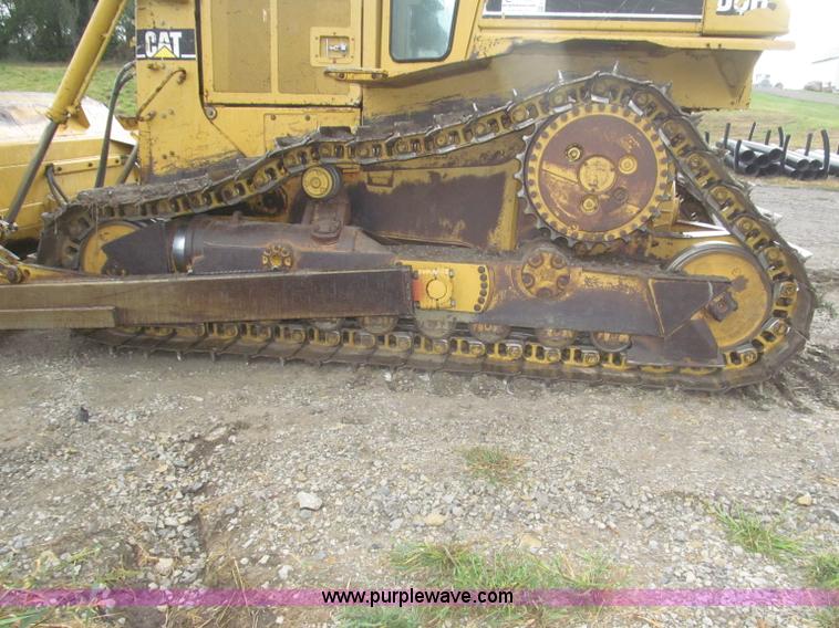 image for item F7121 1995 Caterpillar D6H LGP Series II dozer