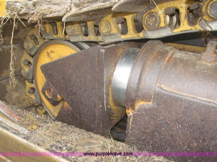 image for item F7121 1995 Caterpillar D6H LGP Series II dozer