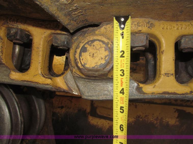 image for item F7121 1995 Caterpillar D6H LGP Series II dozer