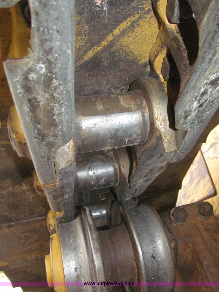 image for item F7121 1995 Caterpillar D6H LGP Series II dozer