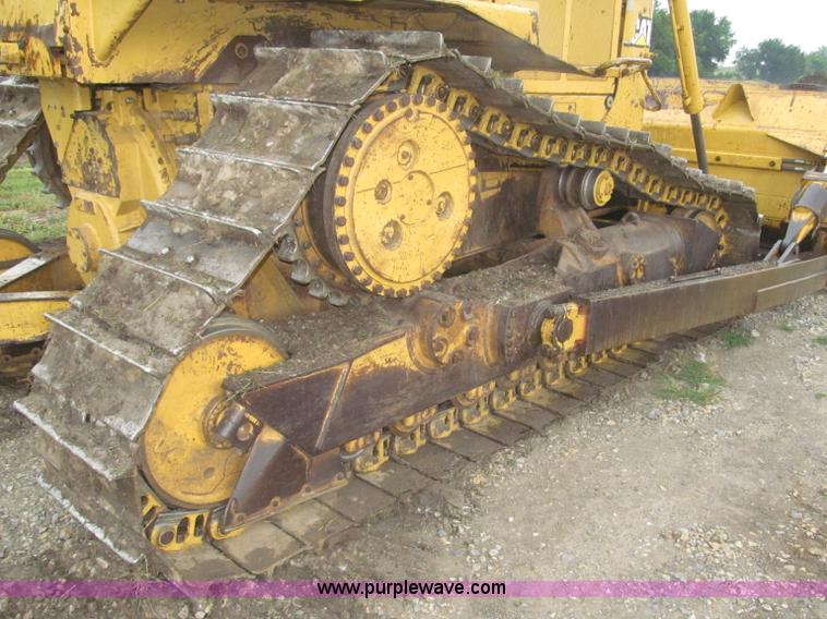 image for item F7121 1995 Caterpillar D6H LGP Series II dozer