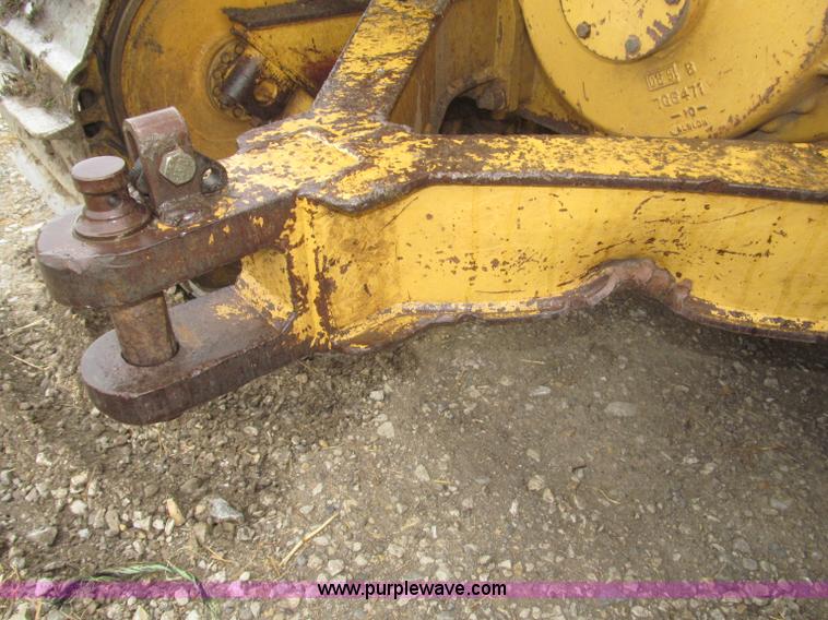 image for item F7121 1995 Caterpillar D6H LGP Series II dozer