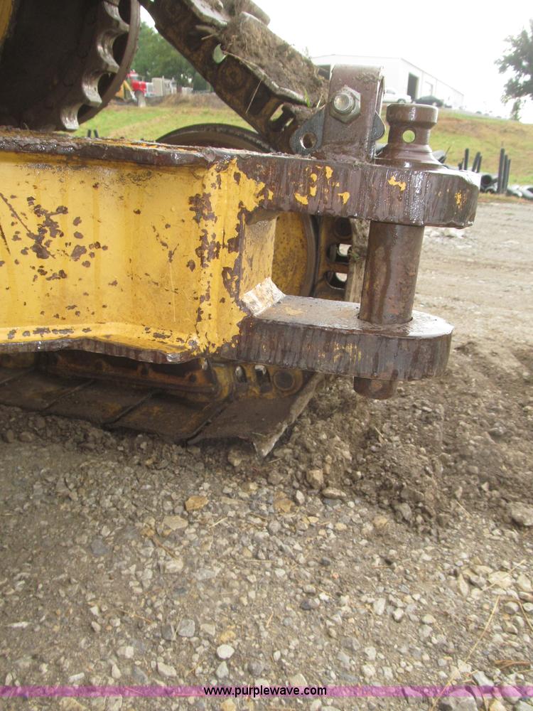 image for item F7121 1995 Caterpillar D6H LGP Series II dozer