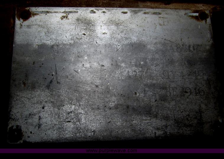 image for item F7121 1995 Caterpillar D6H LGP Series II dozer