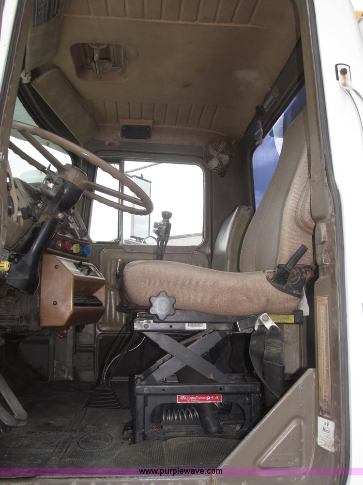 image for item F7122 1985 Mack RD688S Econodyne triple axle semi truck