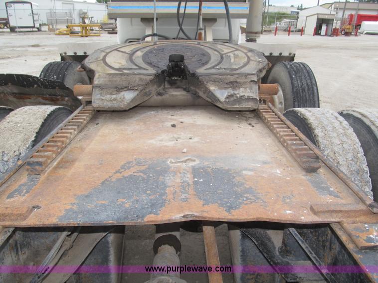 image for item F7122 1985 Mack RD688S Econodyne triple axle semi truck