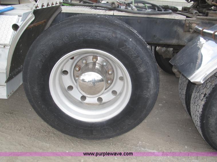 image for item F7122 1985 Mack RD688S Econodyne triple axle semi truck