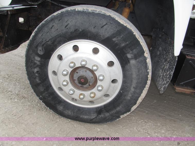 image for item F7122 1985 Mack RD688S Econodyne triple axle semi truck