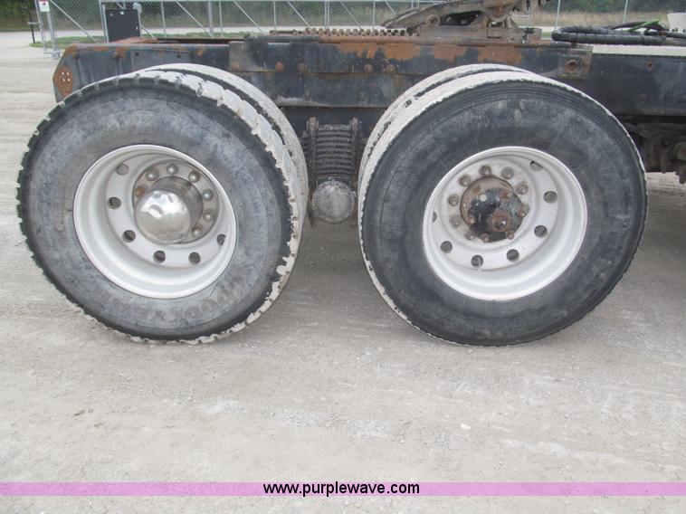 image for item F7122 1985 Mack RD688S Econodyne triple axle semi truck