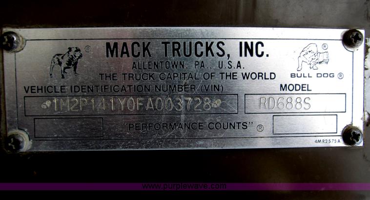 image for item F7122 1985 Mack RD688S Econodyne triple axle semi truck