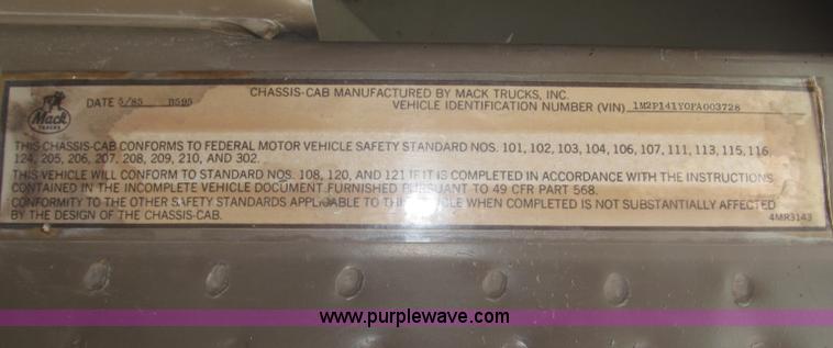 image for item F7122 1985 Mack RD688S Econodyne triple axle semi truck