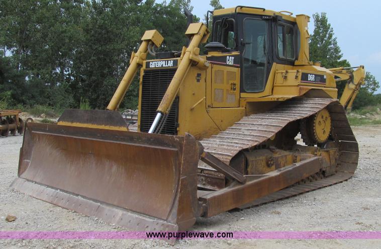 image for item G2084 2004 Caterpillar D6R DS LGP Series II dozer