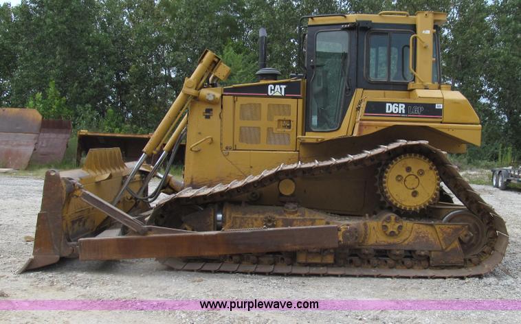 image for item G2084 2004 Caterpillar D6R DS LGP Series II dozer