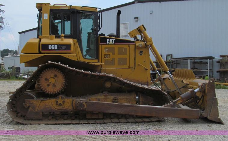 image for item G2084 2004 Caterpillar D6R DS LGP Series II dozer