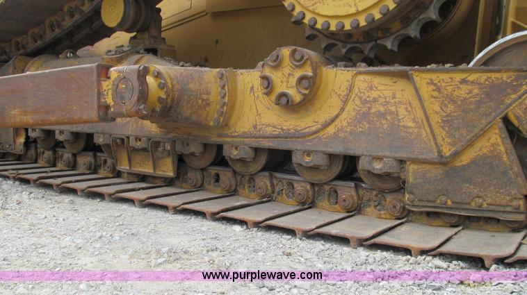 image for item G2084 2004 Caterpillar D6R DS LGP Series II dozer